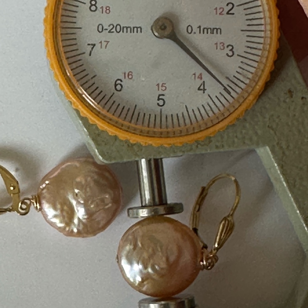 13.7mm NATURAL Color Coin Pearl 14K Yellow Gold Filled Leverback Earrings - Picture 8 of 8